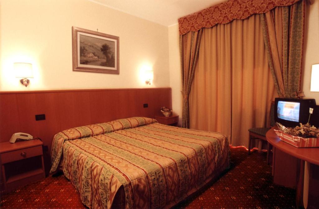 Hotel Cinzia Ristorante Christian E Manuel Vercelli Habitación foto